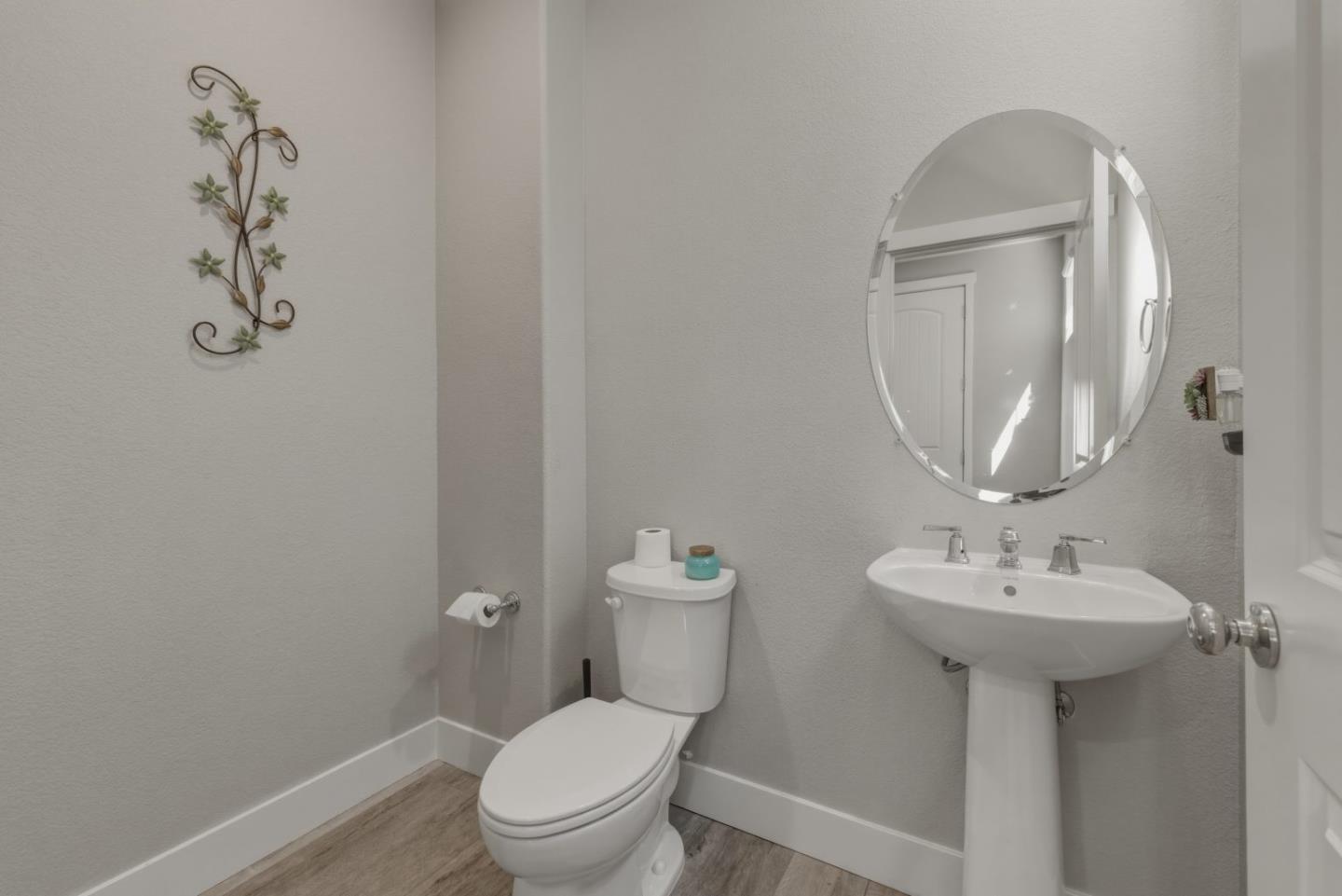 Detail Gallery Image 16 of 50 For 22 E Funderburg Blvd, Mountain House,  CA 95391 - 4 Beds | 2/1 Baths