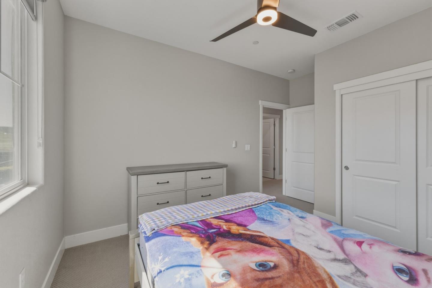 Detail Gallery Image 23 of 50 For 22 E Funderburg Blvd, Mountain House,  CA 95391 - 4 Beds | 2/1 Baths