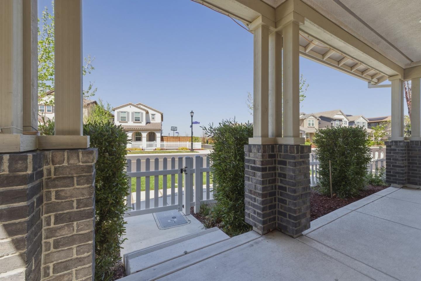 Detail Gallery Image 37 of 50 For 22 E Funderburg Blvd, Mountain House,  CA 95391 - 4 Beds | 2/1 Baths