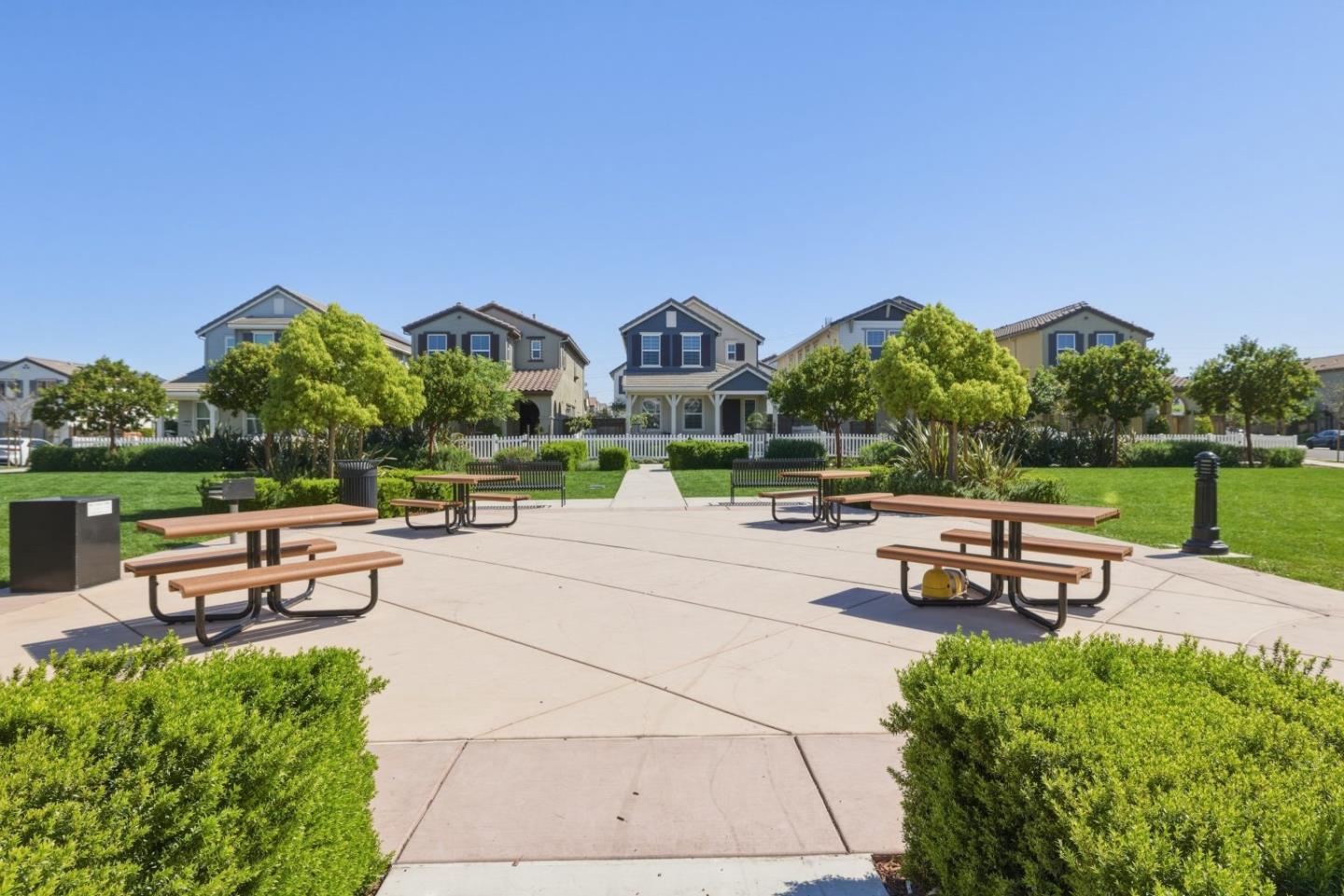 Detail Gallery Image 49 of 50 For 22 E Funderburg Blvd, Mountain House,  CA 95391 - 4 Beds | 2/1 Baths