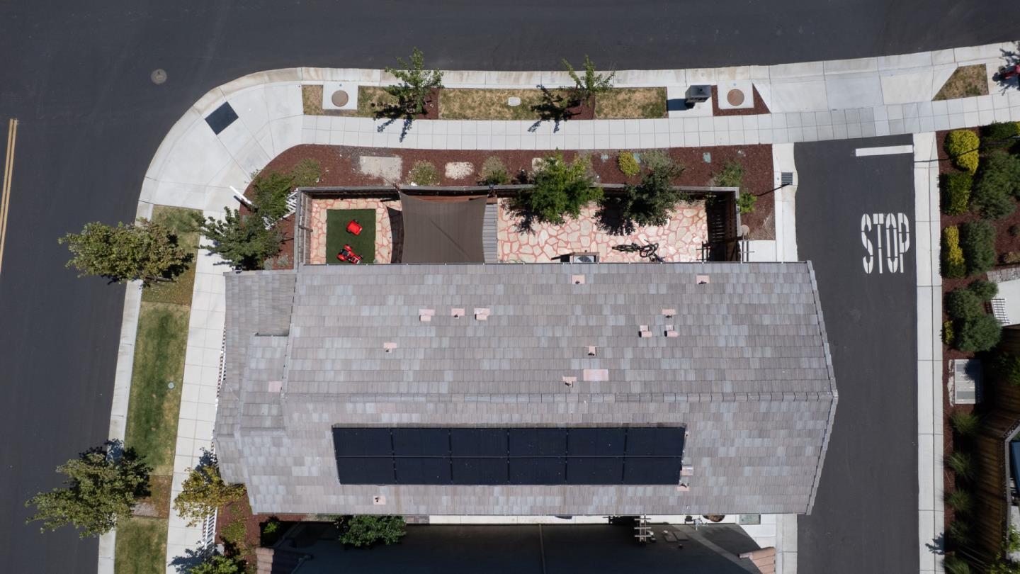 Detail Gallery Image 5 of 50 For 22 E Funderburg Blvd, Mountain House,  CA 95391 - 4 Beds | 2/1 Baths