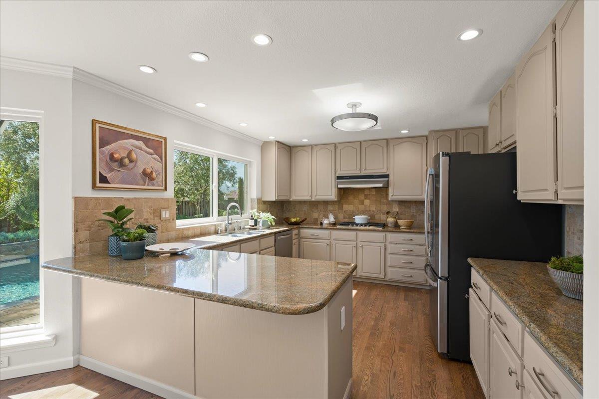 Detail Gallery Image 8 of 58 For 17465 Ringel Dr, Morgan Hill,  CA 95037 - 4 Beds | 2/1 Baths