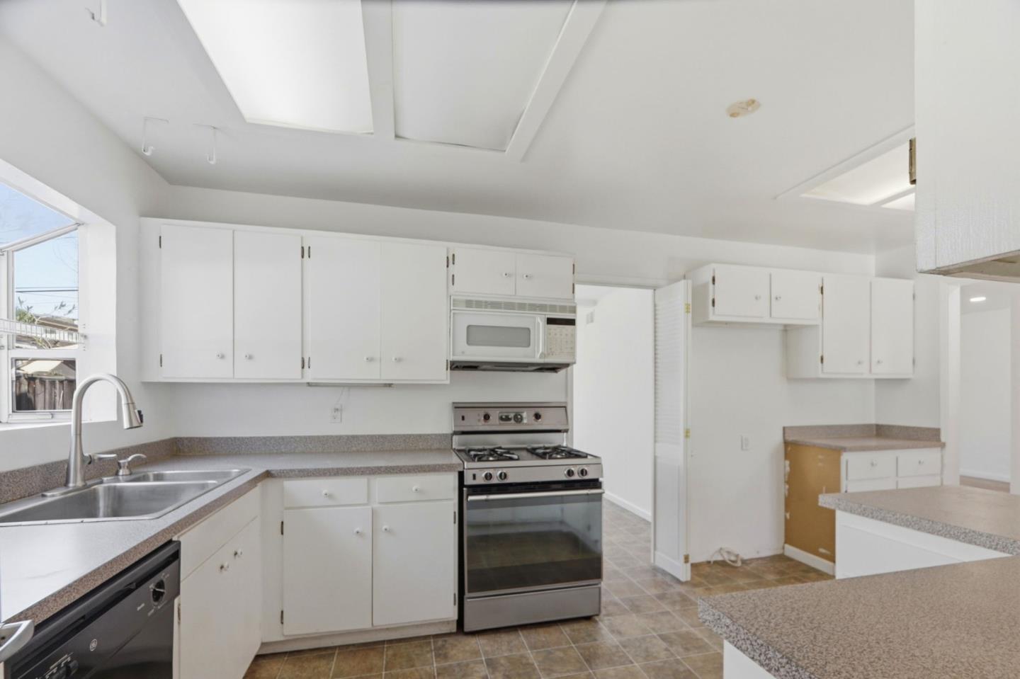 Detail Gallery Image 13 of 41 For 1542 Harvest Dr, San Jose,  CA 95127 - 3 Beds | 2 Baths