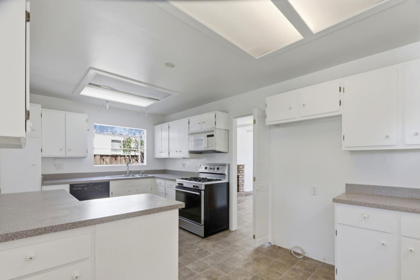 Detail Gallery Image 15 of 41 For 1542 Harvest Dr, San Jose,  CA 95127 - 3 Beds | 2 Baths