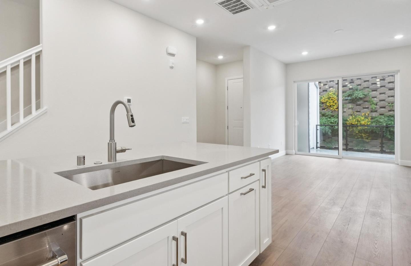 Detail Gallery Image 21 of 48 For 2449 Willow Way, San Mateo,  CA 94403 - 3 Beds | 3 Baths