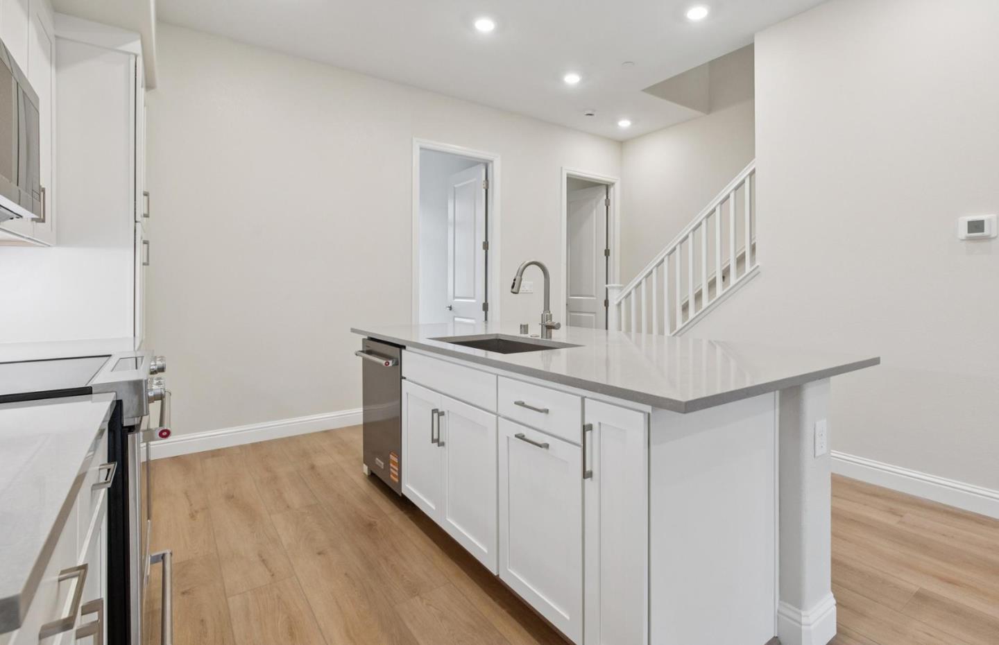 Detail Gallery Image 22 of 48 For 2449 Willow Way, San Mateo,  CA 94403 - 3 Beds | 3 Baths