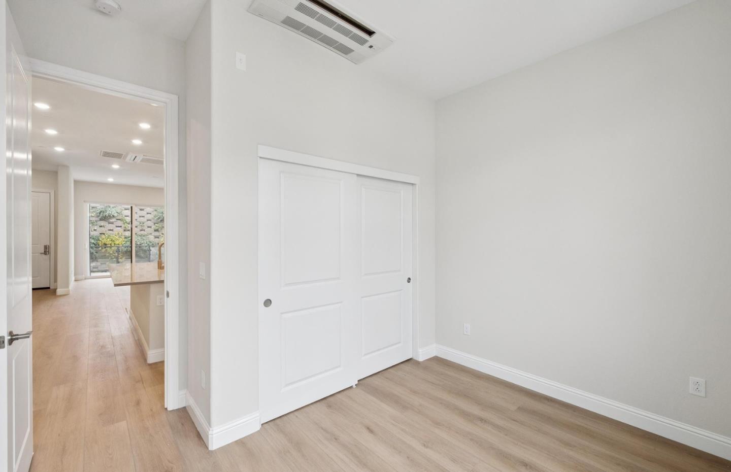 Detail Gallery Image 25 of 48 For 2449 Willow Way, San Mateo,  CA 94403 - 3 Beds | 3 Baths