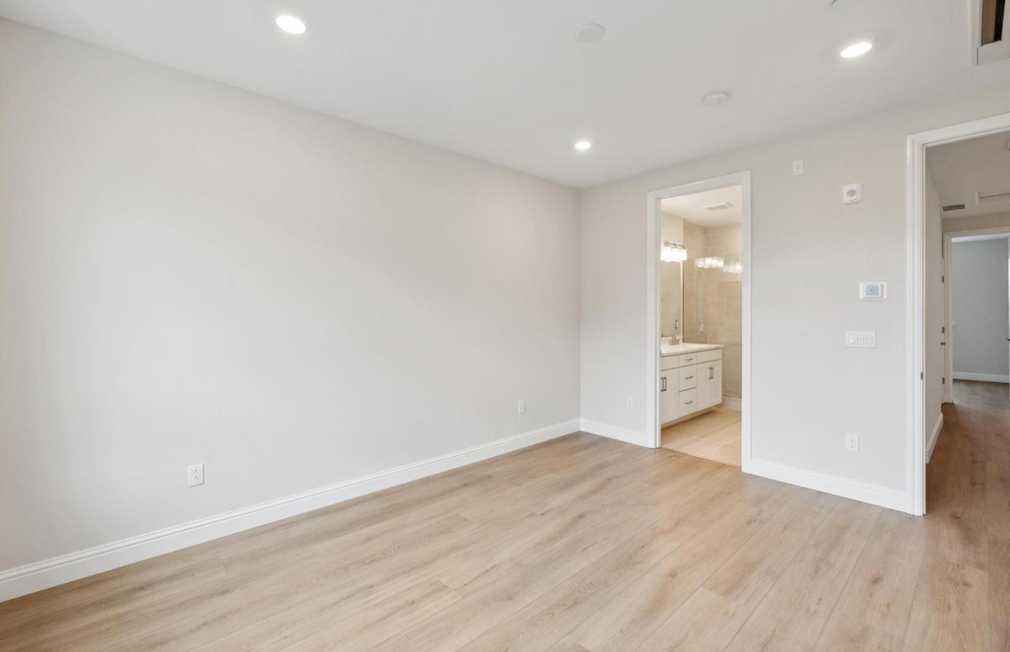 Detail Gallery Image 33 of 48 For 2449 Willow Way, San Mateo,  CA 94403 - 3 Beds | 3 Baths