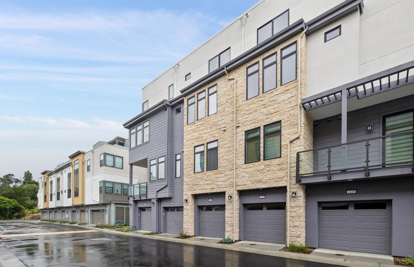 Detail Gallery Image 48 of 48 For 2449 Willow Way, San Mateo,  CA 94403 - 3 Beds | 3 Baths