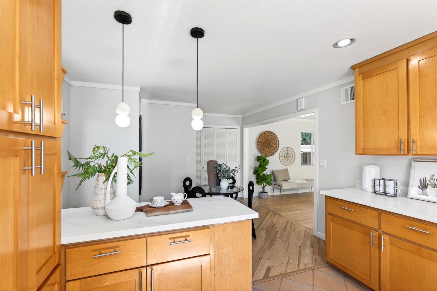 Detail Gallery Image 12 of 35 For 1572 Amesbury Way, San Jose,  CA 95127 - 3 Beds | 2 Baths