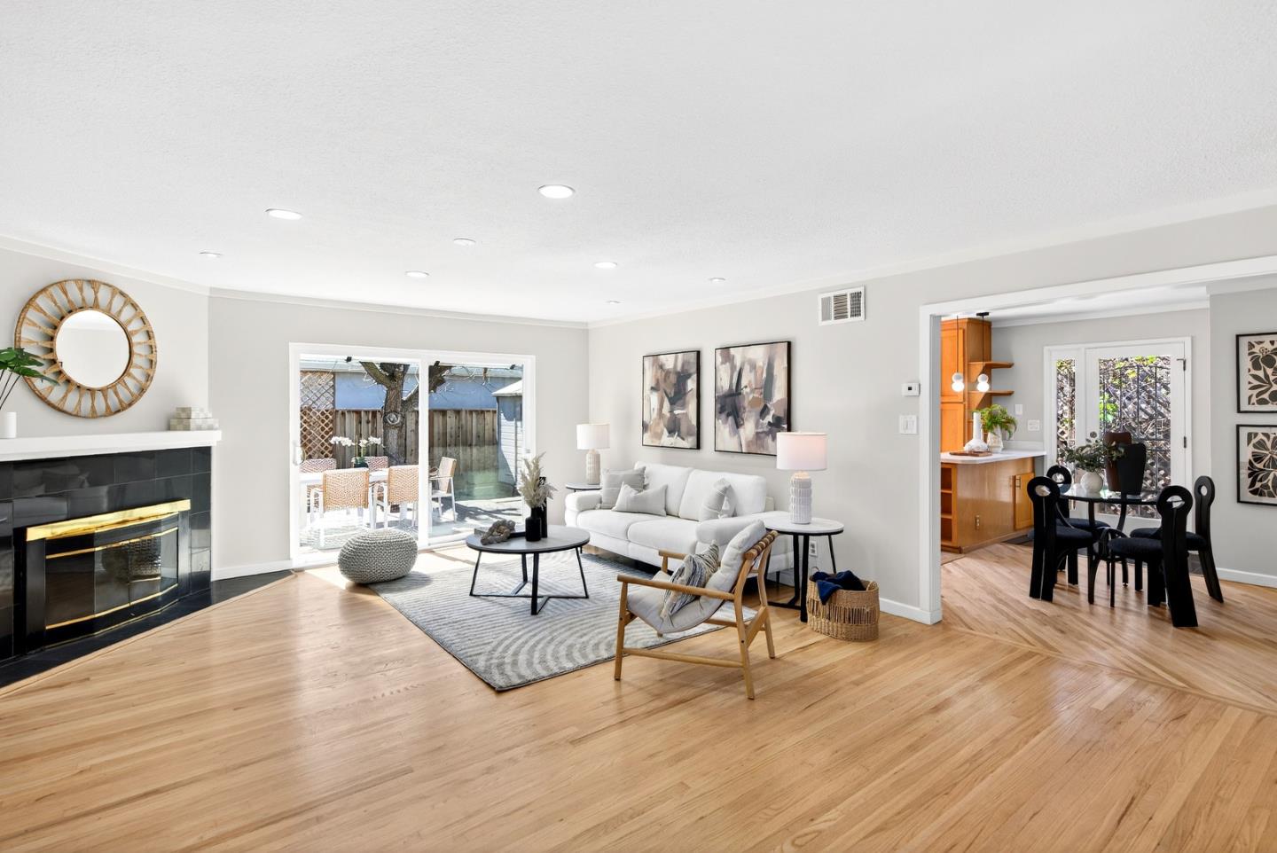 Detail Gallery Image 3 of 35 For 1572 Amesbury Way, San Jose,  CA 95127 - 3 Beds | 2 Baths