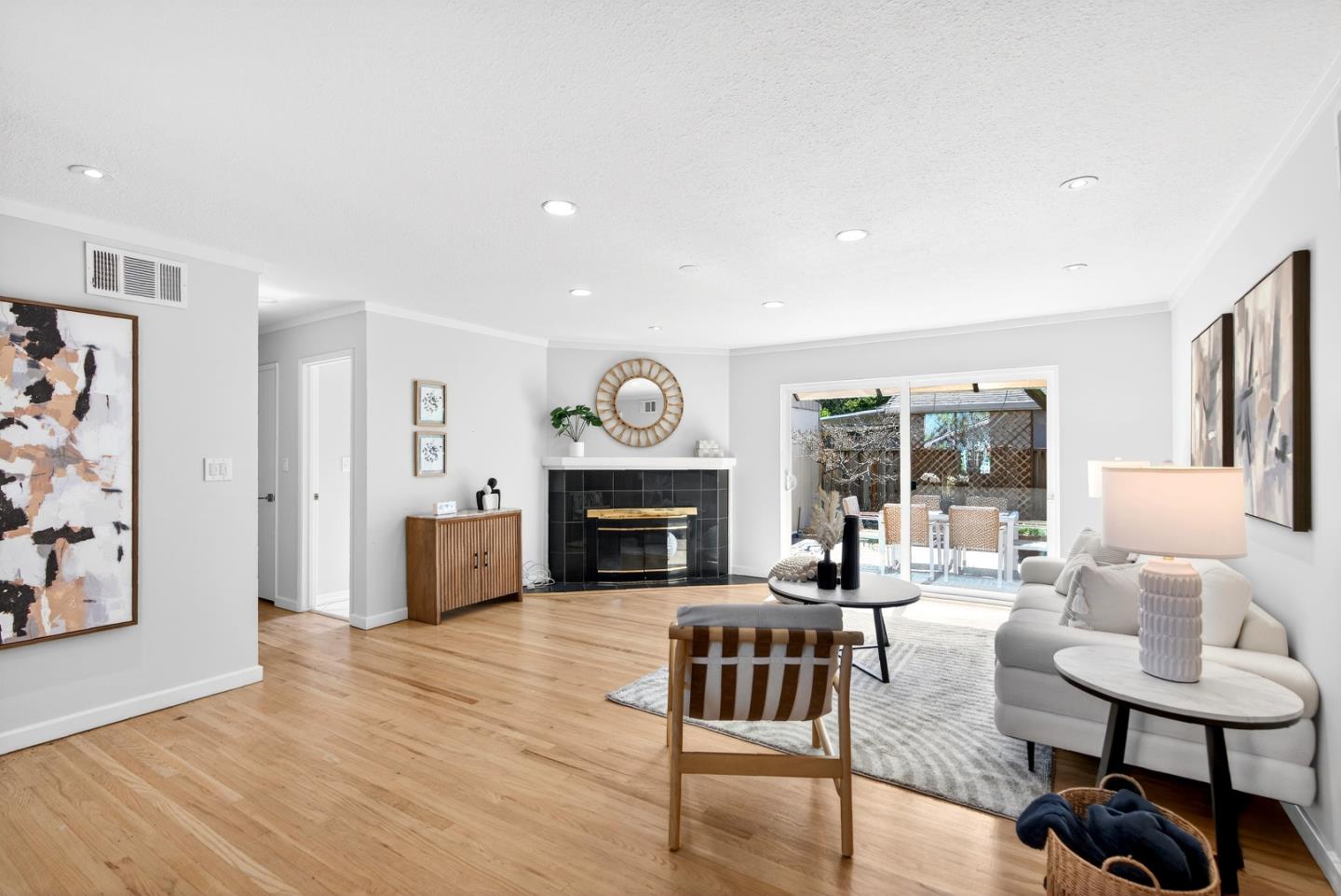 Detail Gallery Image 5 of 35 For 1572 Amesbury Way, San Jose,  CA 95127 - 3 Beds | 2 Baths