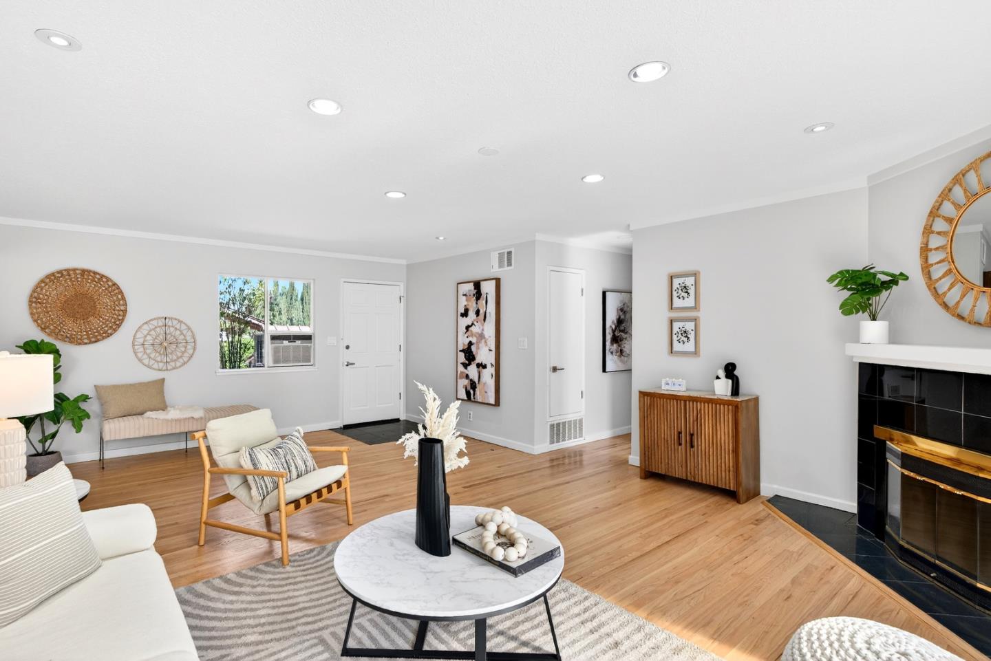 Detail Gallery Image 7 of 35 For 1572 Amesbury Way, San Jose,  CA 95127 - 3 Beds | 2 Baths