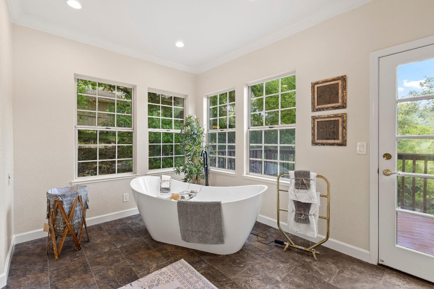 Detail Gallery Image 31 of 114 For 17417 Blue Jay Dr, Morgan Hill,  CA 95037 - 4 Beds | 4/1 Baths