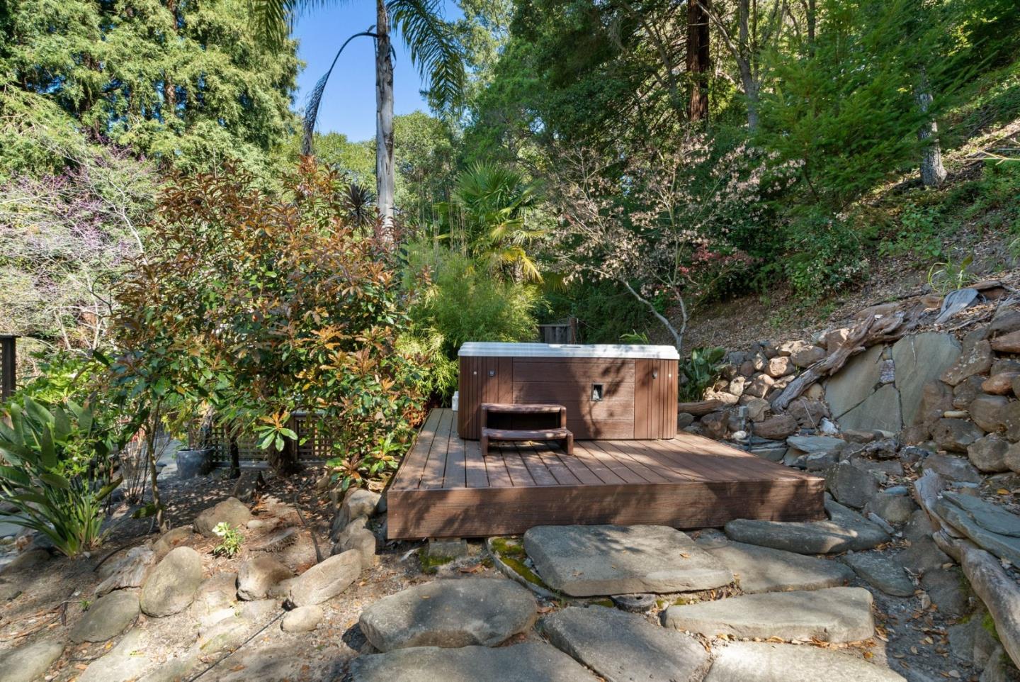 Detail Gallery Image 103 of 117 For 101 Endlich Dr, Santa Cruz,  CA 95060 - 5 Beds | 3/1 Baths