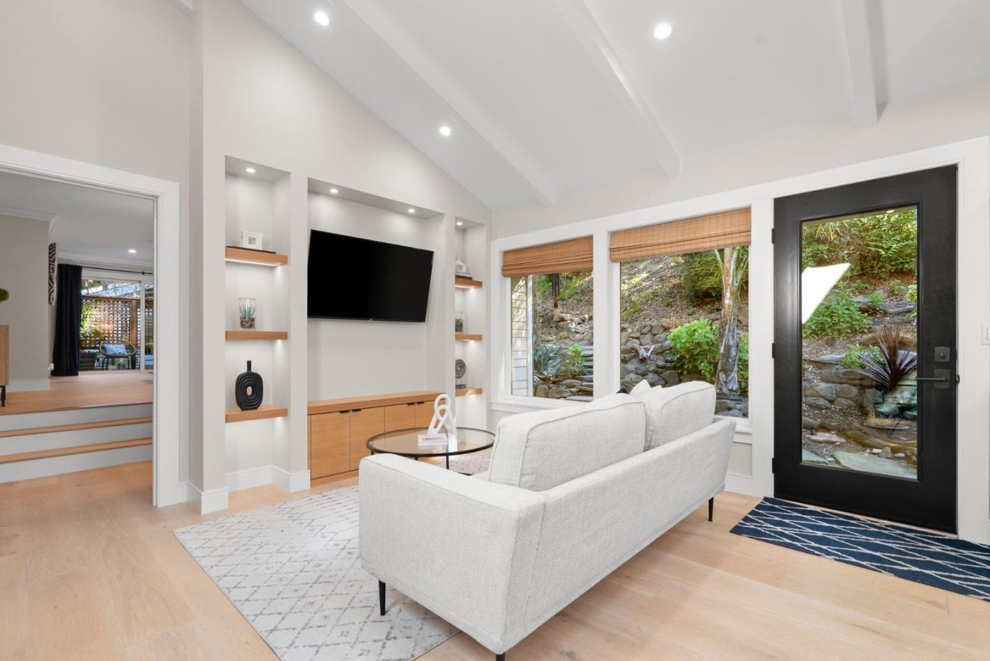 Detail Gallery Image 19 of 117 For 101 Endlich Dr, Santa Cruz,  CA 95060 - 5 Beds | 3/1 Baths