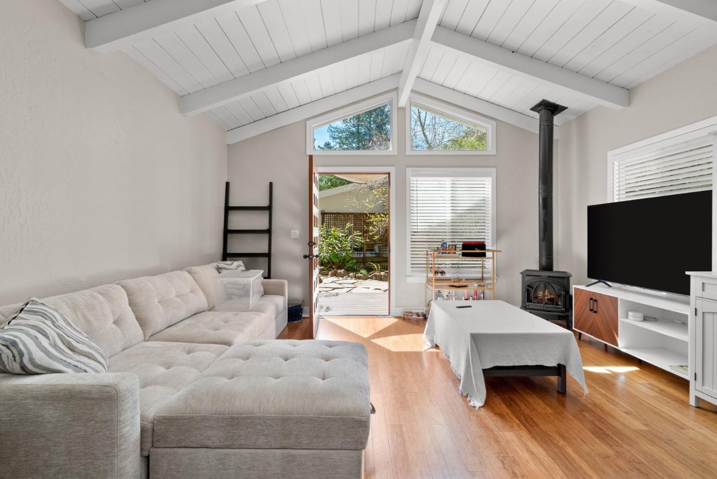 Detail Gallery Image 46 of 117 For 101 Endlich Dr, Santa Cruz,  CA 95060 - 5 Beds | 3/1 Baths