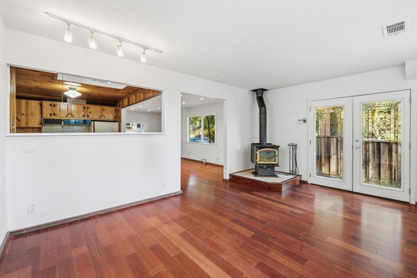 Detail Gallery Image 6 of 36 For 8965 Redwood Dr, Ben Lomond,  CA 95005 - 2 Beds | 2 Baths