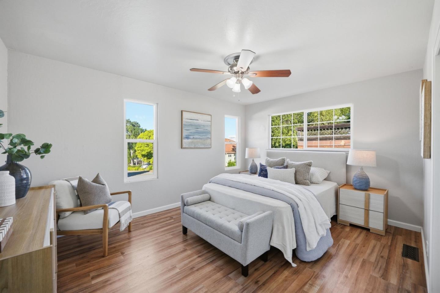 Detail Gallery Image 17 of 42 For 15605 Oakridge Ct, Morgan Hill,  CA 95037 - 5 Beds | 3 Baths