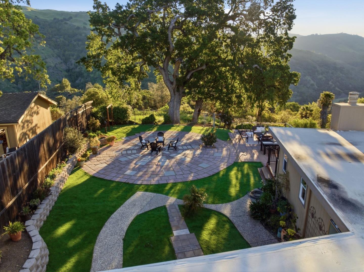 Detail Gallery Image 33 of 42 For 15605 Oakridge Ct, Morgan Hill,  CA 95037 - 5 Beds | 3 Baths