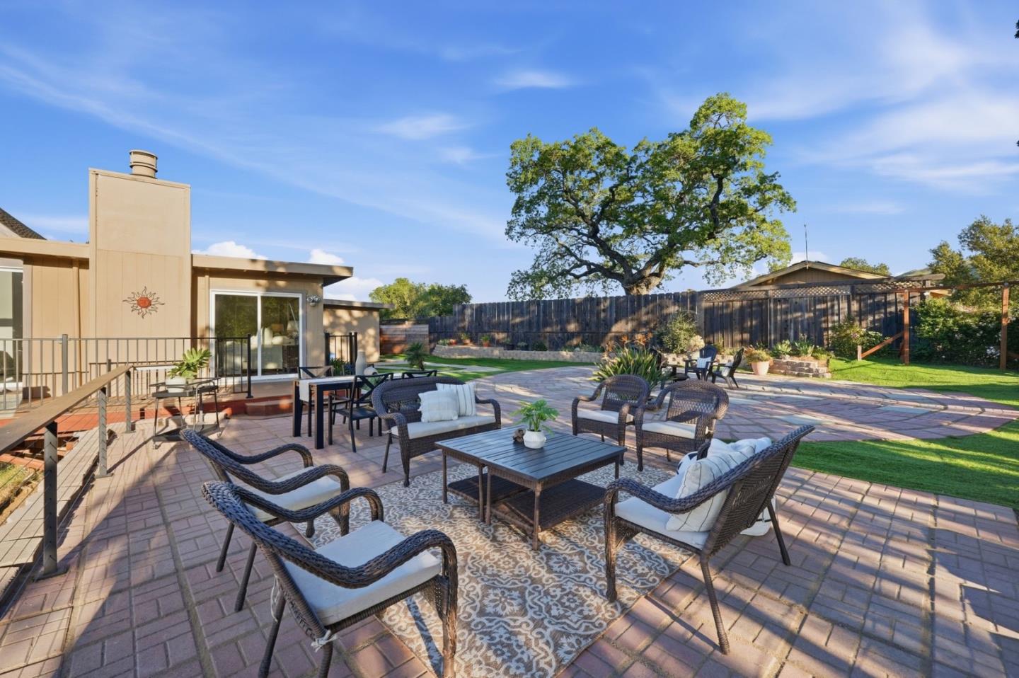 Detail Gallery Image 34 of 42 For 15605 Oakridge Ct, Morgan Hill,  CA 95037 - 5 Beds | 3 Baths