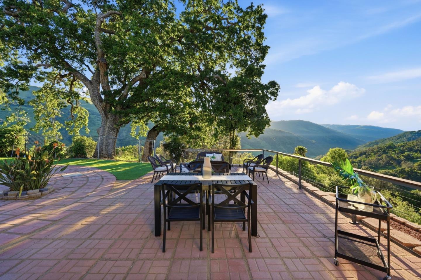 Detail Gallery Image 36 of 42 For 15605 Oakridge Ct, Morgan Hill,  CA 95037 - 5 Beds | 3 Baths