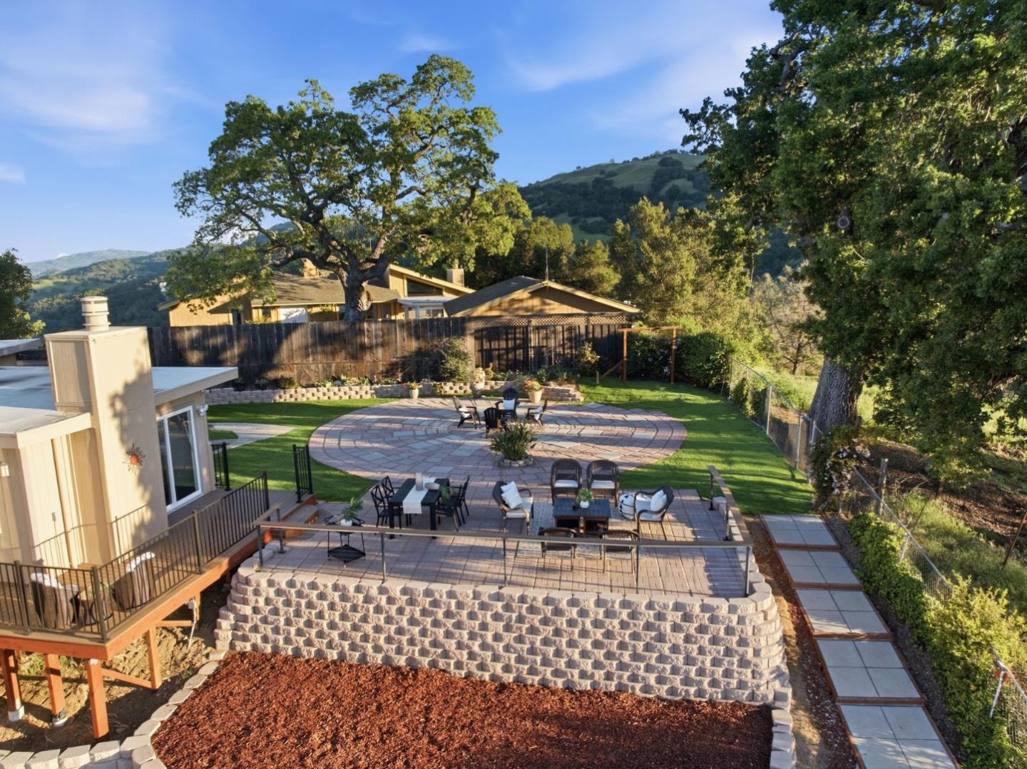 Detail Gallery Image 37 of 42 For 15605 Oakridge Ct, Morgan Hill,  CA 95037 - 5 Beds | 3 Baths