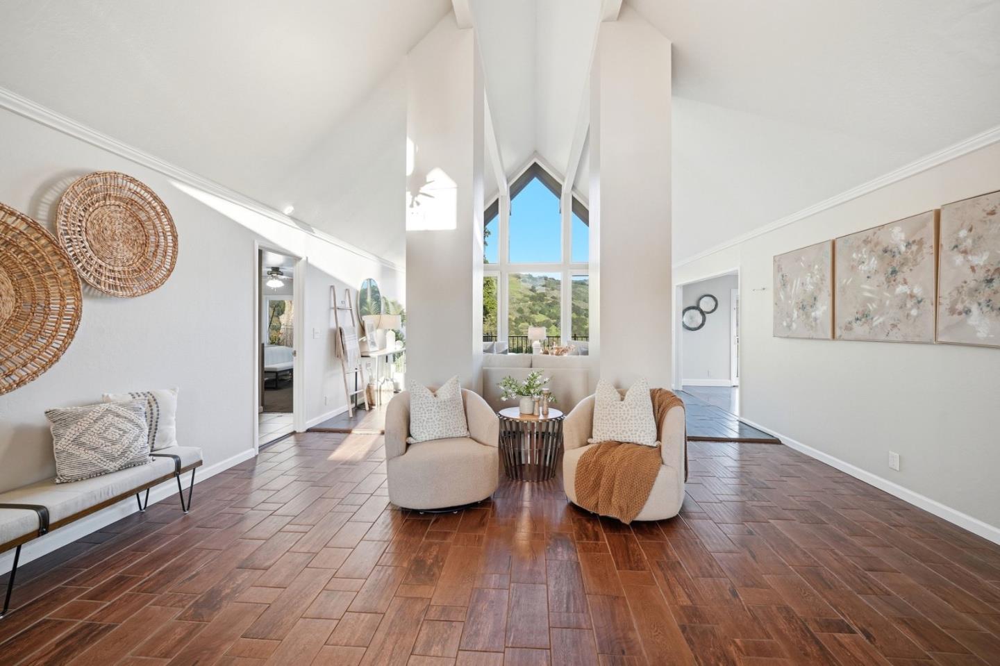 Detail Gallery Image 5 of 42 For 15605 Oakridge Ct, Morgan Hill,  CA 95037 - 5 Beds | 3 Baths