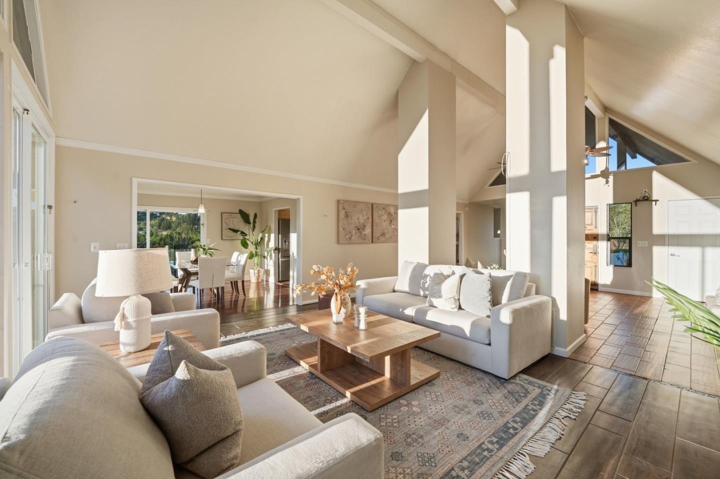 Detail Gallery Image 7 of 42 For 15605 Oakridge Ct, Morgan Hill,  CA 95037 - 5 Beds | 3 Baths