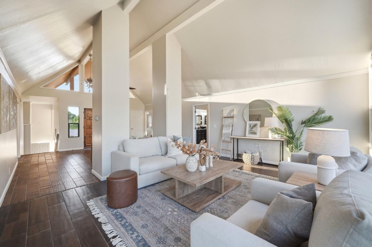 Detail Gallery Image 8 of 42 For 15605 Oakridge Ct, Morgan Hill,  CA 95037 - 5 Beds | 3 Baths