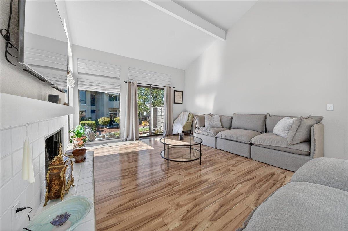 Detail Gallery Image 11 of 59 For 345 Donnas Ln, Hollister,  CA 95023 - 2 Beds | 2/1 Baths