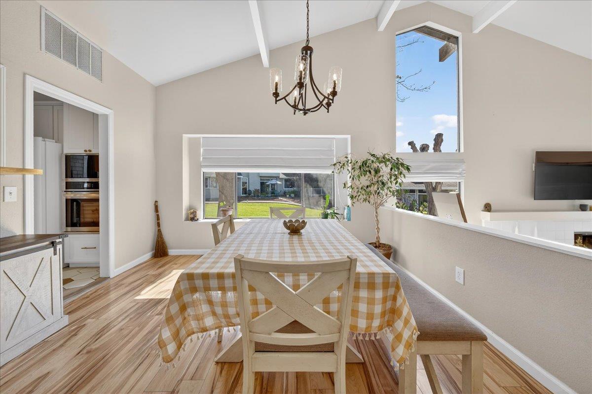 Detail Gallery Image 14 of 59 For 345 Donnas Ln, Hollister,  CA 95023 - 2 Beds | 2/1 Baths