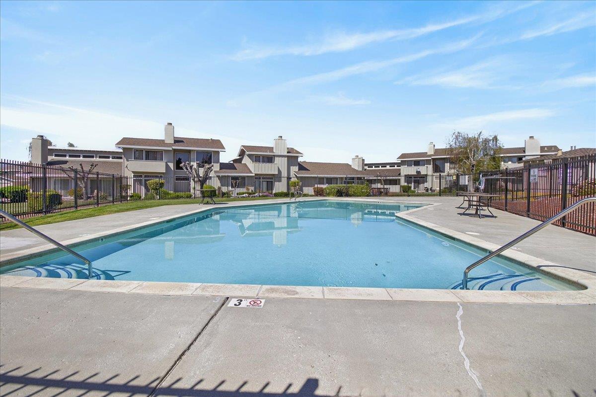 Detail Gallery Image 47 of 59 For 345 Donnas Ln, Hollister,  CA 95023 - 2 Beds | 2/1 Baths