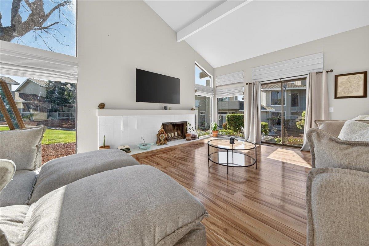 Detail Gallery Image 9 of 59 For 345 Donnas Ln, Hollister,  CA 95023 - 2 Beds | 2/1 Baths