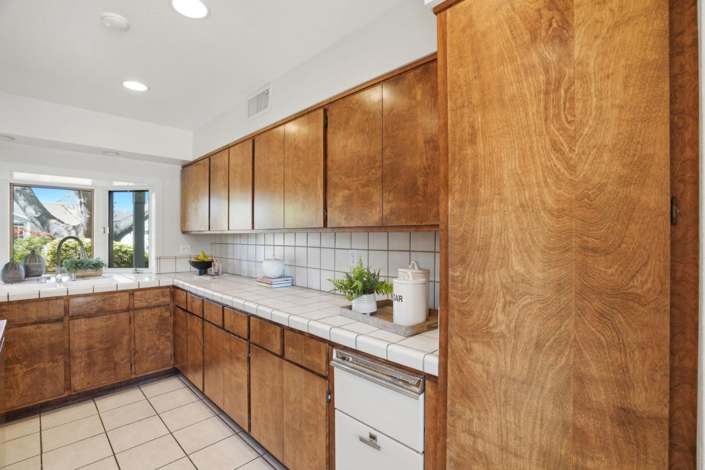 Detail Gallery Image 18 of 81 For 1670 Cabana Dr, San Jose,  CA 95125 - 4 Beds | 2 Baths