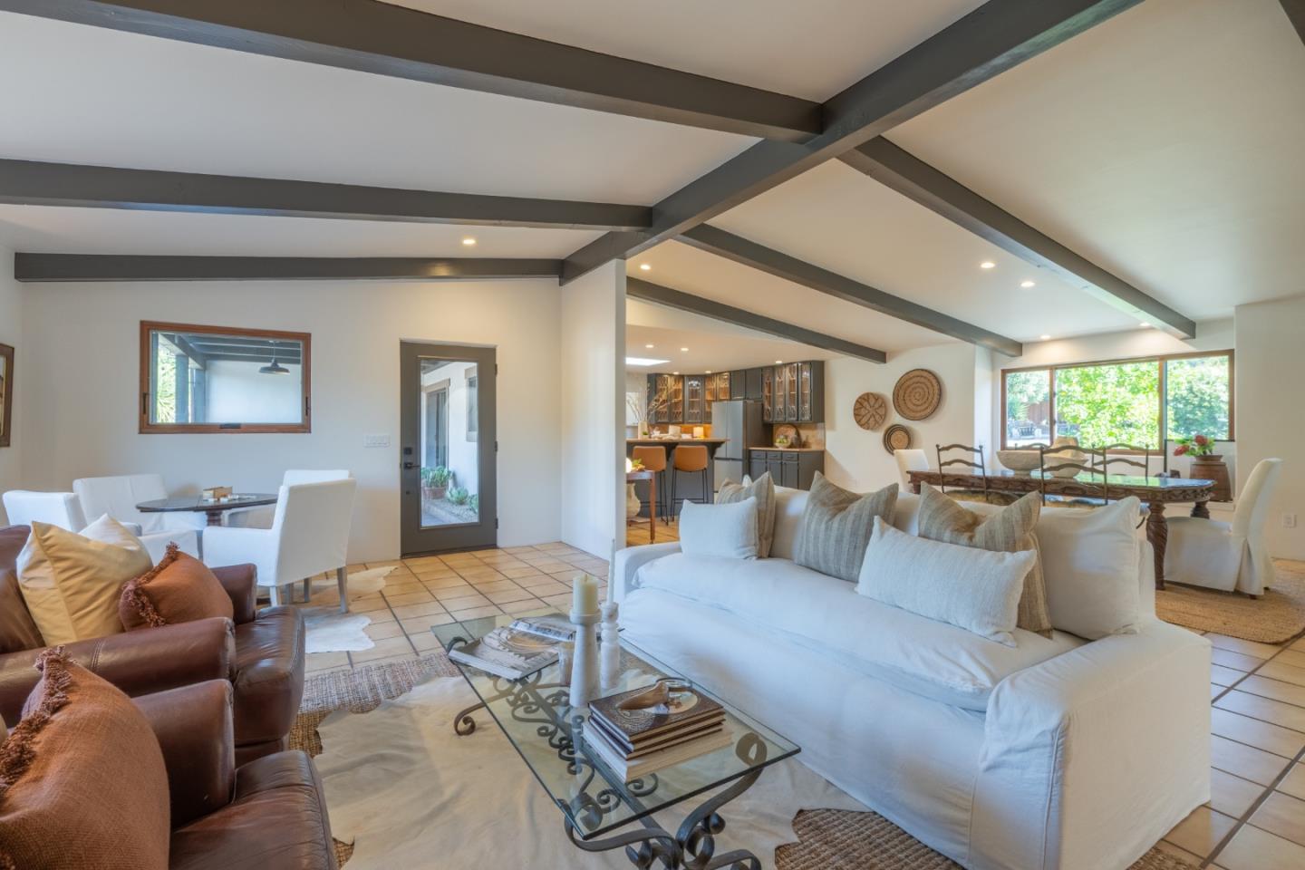 Detail Gallery Image 11 of 42 For 19 El Caminito, Carmel Valley,  CA 93924 - 4 Beds | 3 Baths