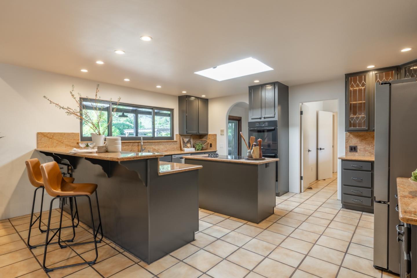 Detail Gallery Image 12 of 42 For 19 El Caminito, Carmel Valley,  CA 93924 - 4 Beds | 3 Baths