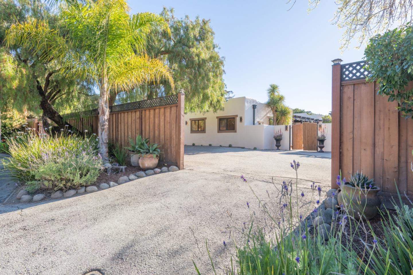 Detail Gallery Image 33 of 42 For 19 El Caminito, Carmel Valley,  CA 93924 - 4 Beds | 3 Baths