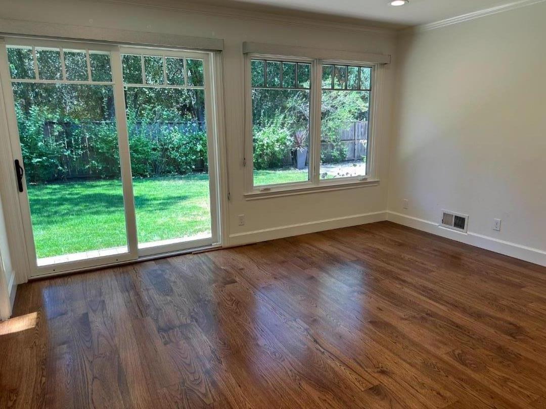 Detail Gallery Image 12 of 31 For 15 Martin Ln, Woodside,  CA 94062 - 3 Beds | 2 Baths