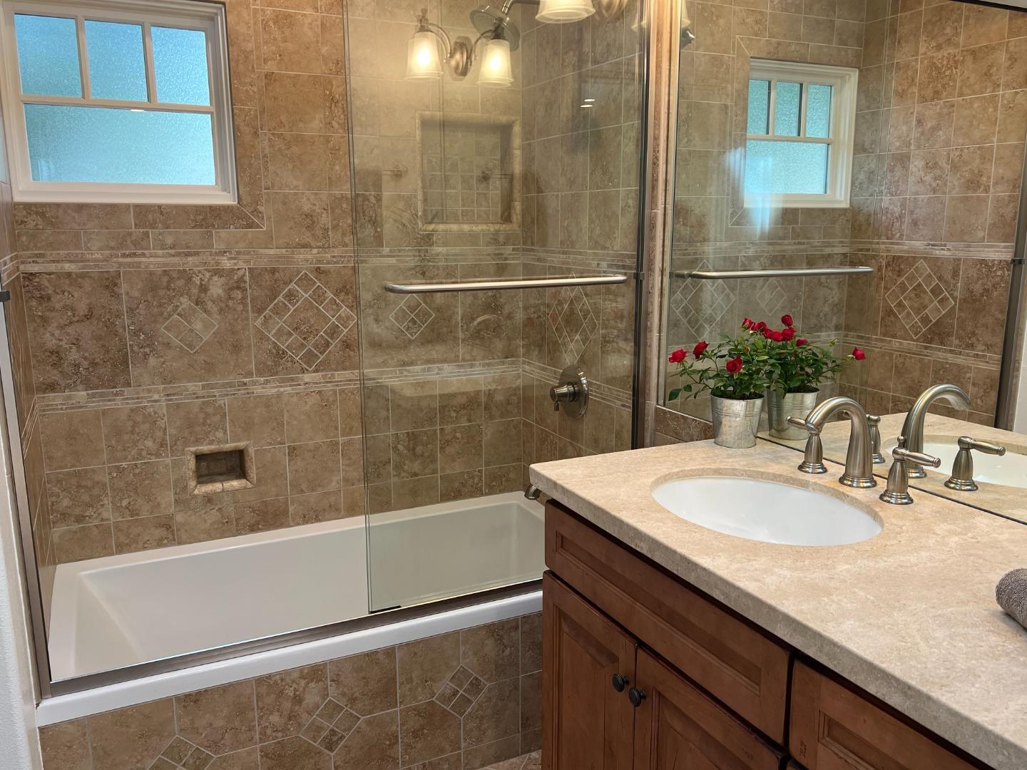 Detail Gallery Image 14 of 31 For 15 Martin Ln, Woodside,  CA 94062 - 3 Beds | 2 Baths