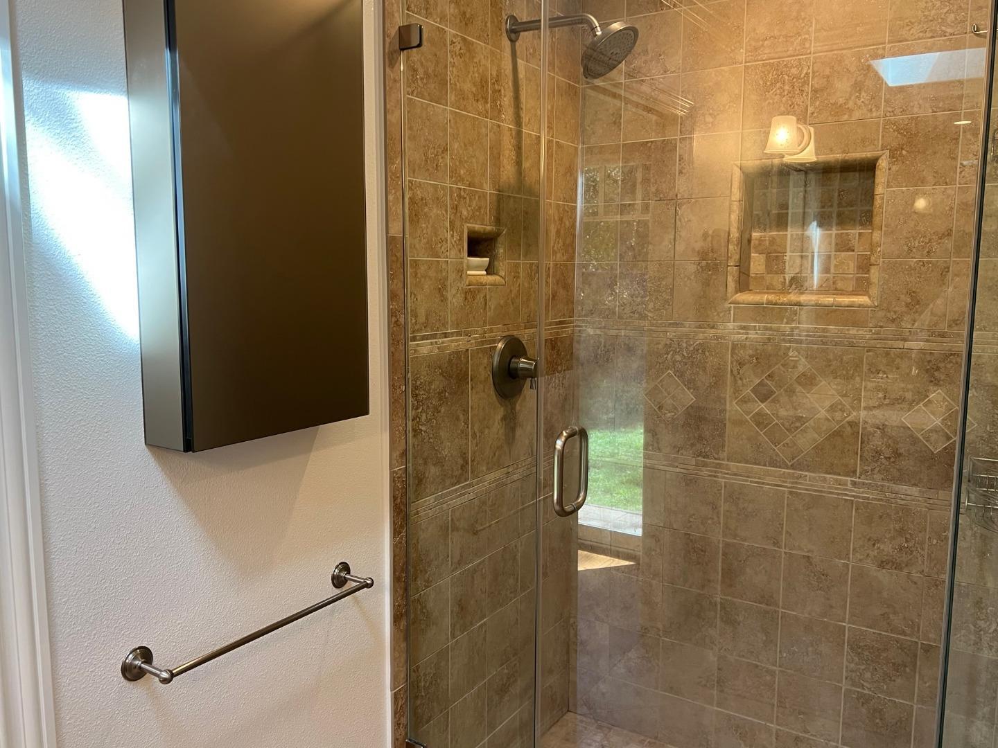 Detail Gallery Image 15 of 31 For 15 Martin Ln, Woodside,  CA 94062 - 3 Beds | 2 Baths