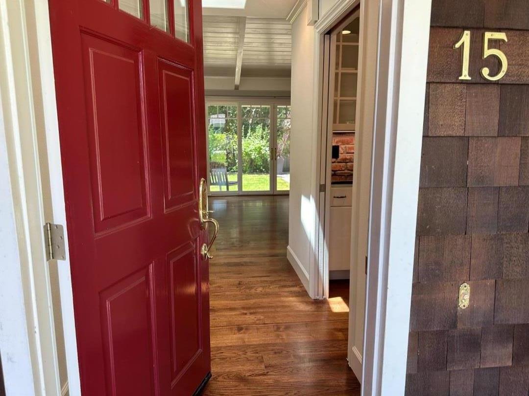 Detail Gallery Image 2 of 31 For 15 Martin Ln, Woodside,  CA 94062 - 3 Beds | 2 Baths