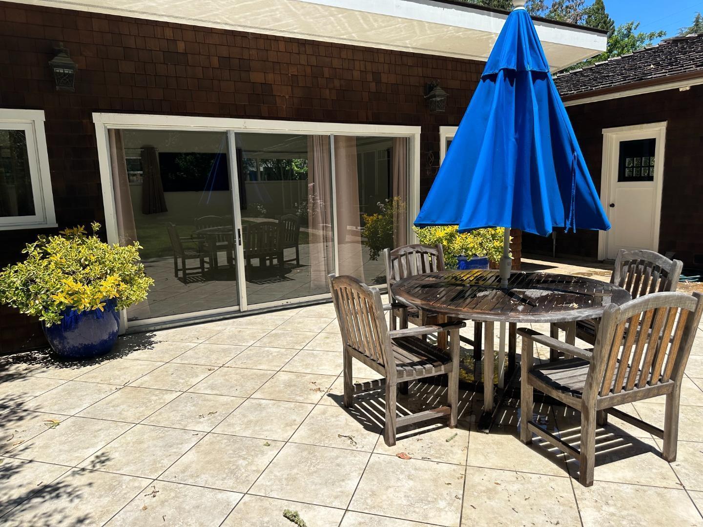 Detail Gallery Image 26 of 31 For 15 Martin Ln, Woodside,  CA 94062 - 3 Beds | 2 Baths