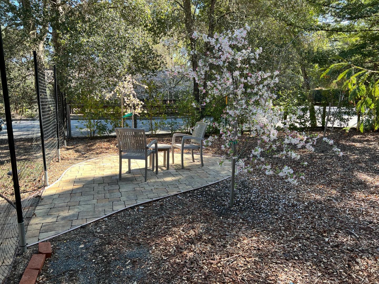 Detail Gallery Image 30 of 31 For 15 Martin Ln, Woodside,  CA 94062 - 3 Beds | 2 Baths