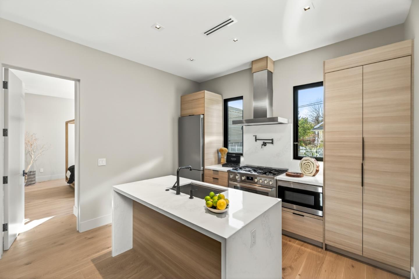 Detail Gallery Image 14 of 36 For 585 Riverside Dr, Napa,  CA 94559 - – Beds | – Baths