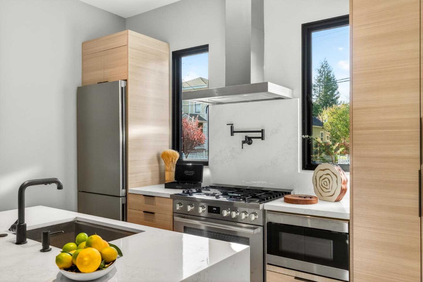 Detail Gallery Image 15 of 36 For 585 Riverside Dr, Napa,  CA 94559 - – Beds | – Baths