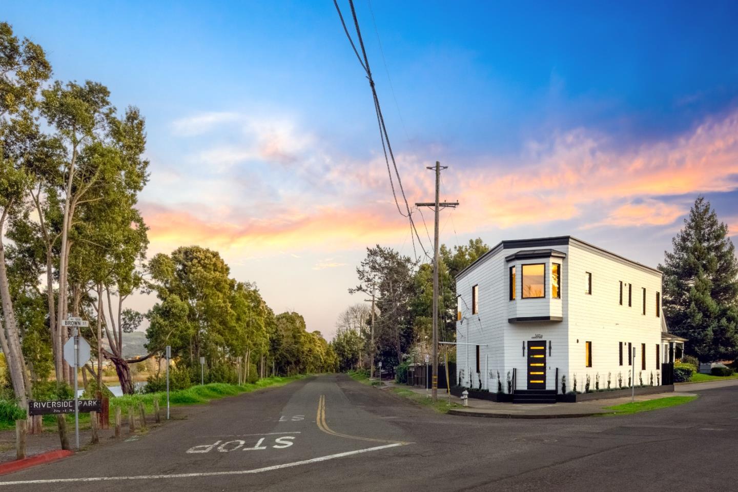 Detail Gallery Image 2 of 36 For 585 Riverside Dr, Napa,  CA 94559 - – Beds | – Baths