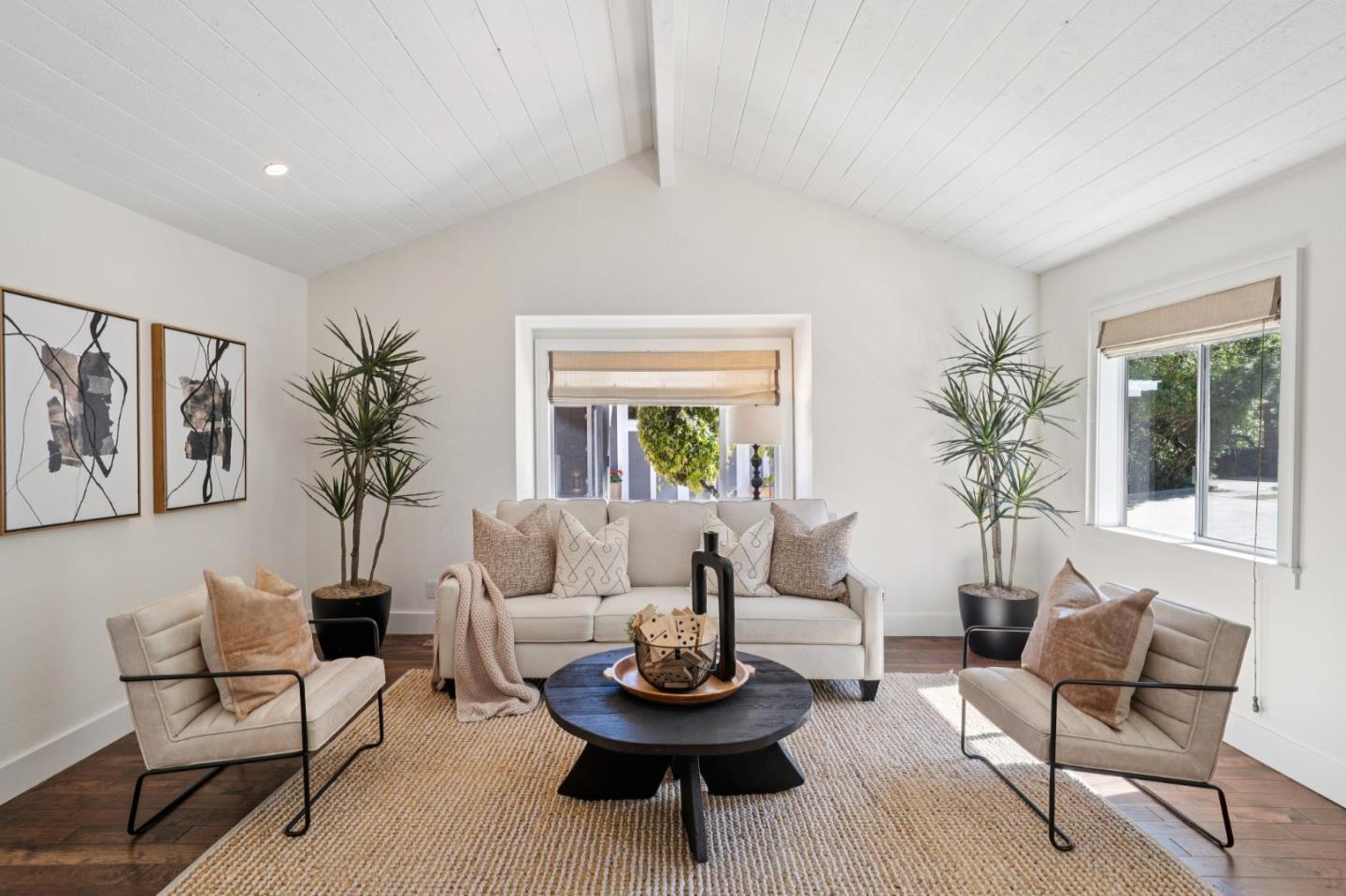 Detail Gallery Image 10 of 100 For 14990 Winchester Blvd, Los Gatos,  CA 95030 - 4 Beds | 3/2 Baths