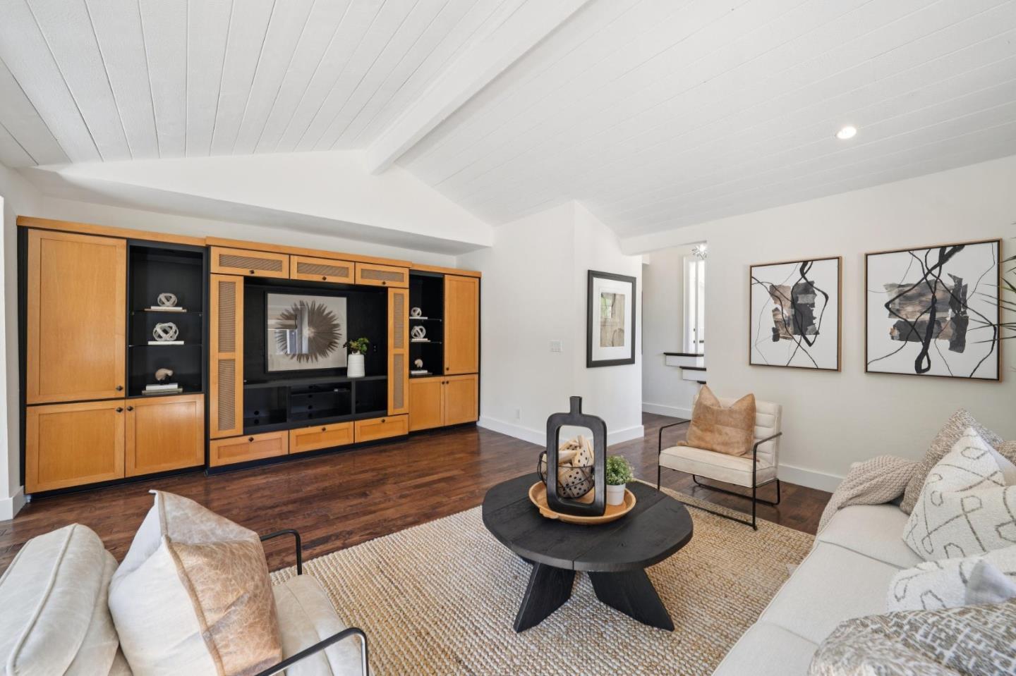 Detail Gallery Image 11 of 100 For 14990 Winchester Blvd, Los Gatos,  CA 95030 - 4 Beds | 3/2 Baths