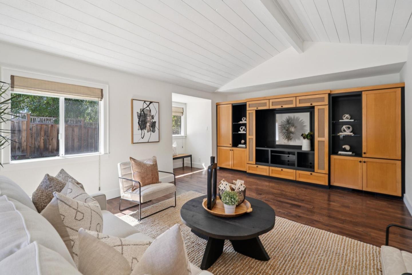 Detail Gallery Image 13 of 100 For 14990 Winchester Blvd, Los Gatos,  CA 95030 - 4 Beds | 3/2 Baths